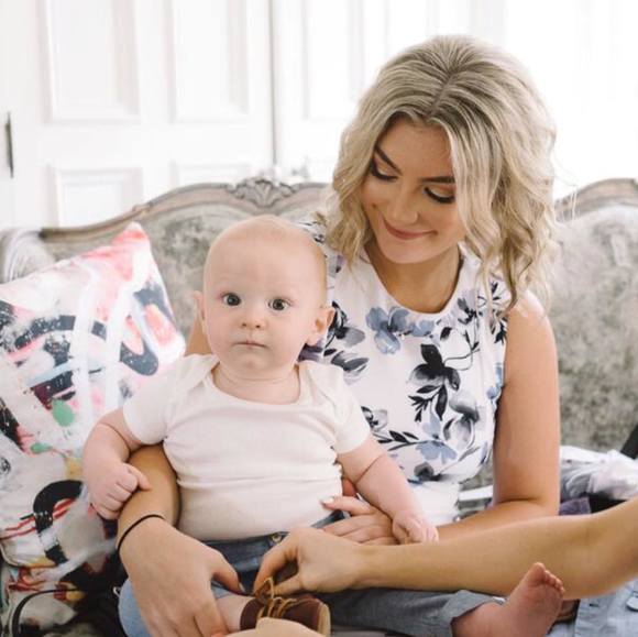 Meet your Posher, Cynthia - Picture 1 of 1